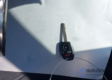 2011 Honda Pilot Touring from USA, damaged, VIN 5FNYF3H94BB038681